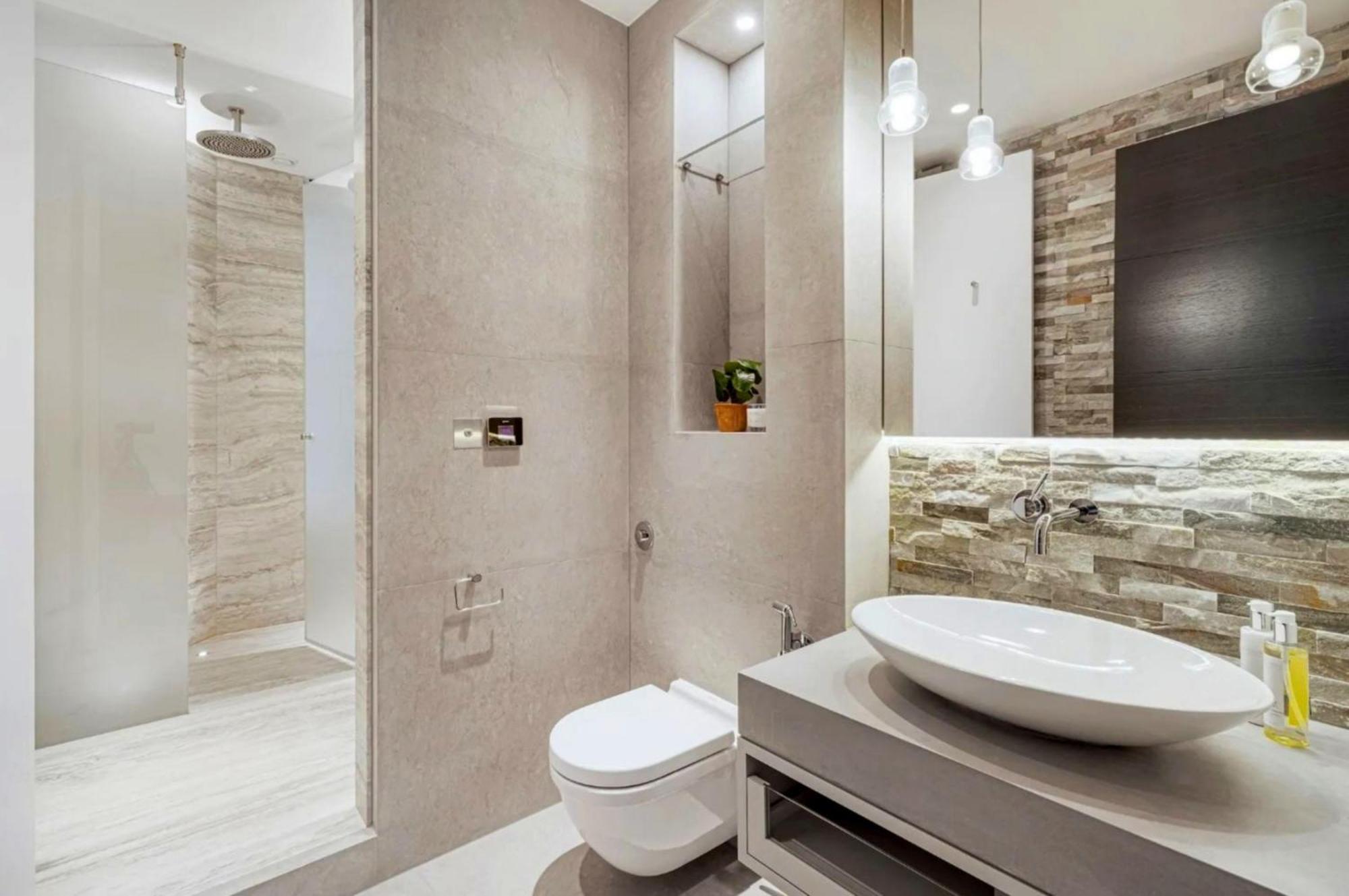 Oakley Apartment *